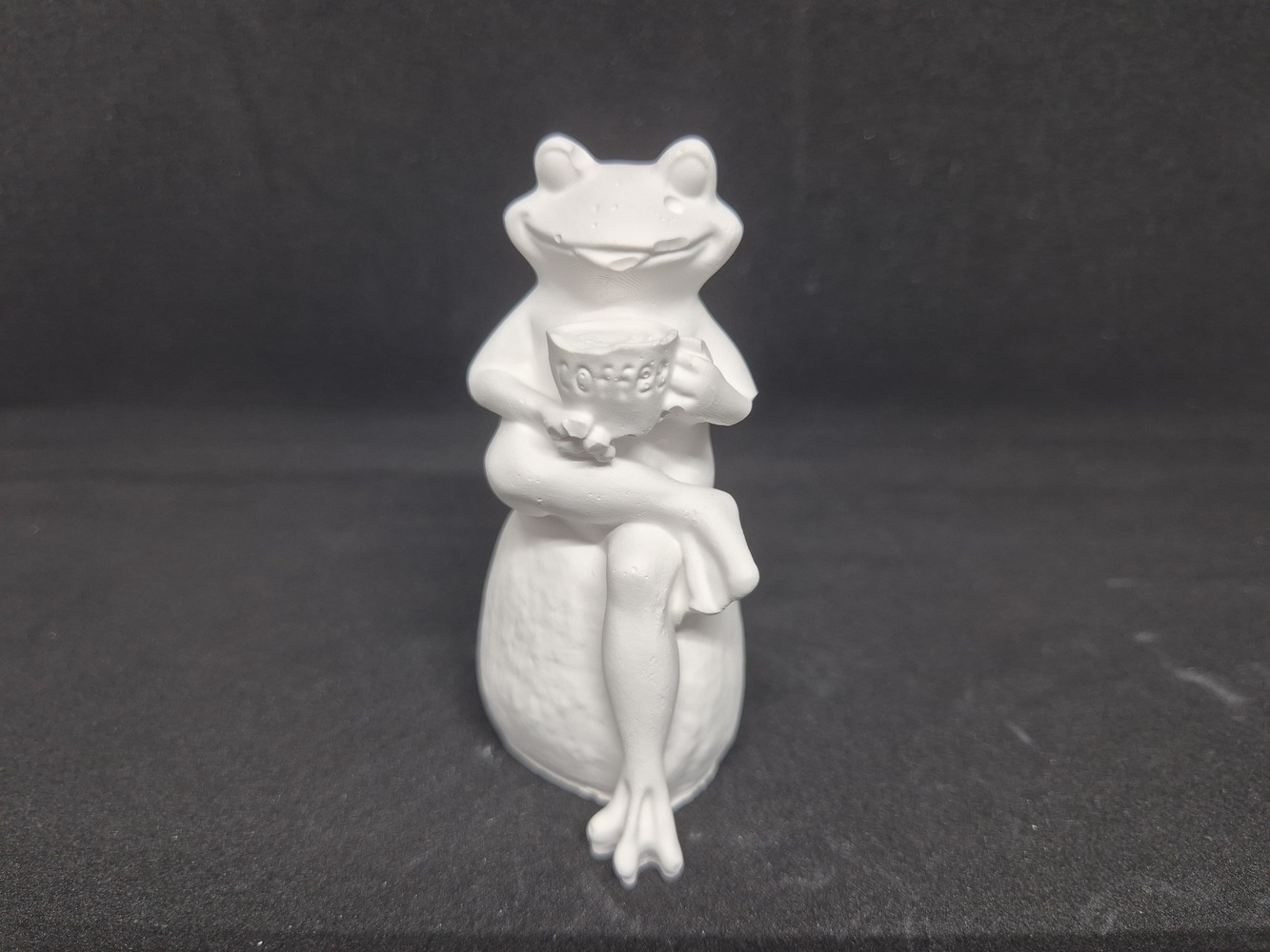 Жаба с кафе