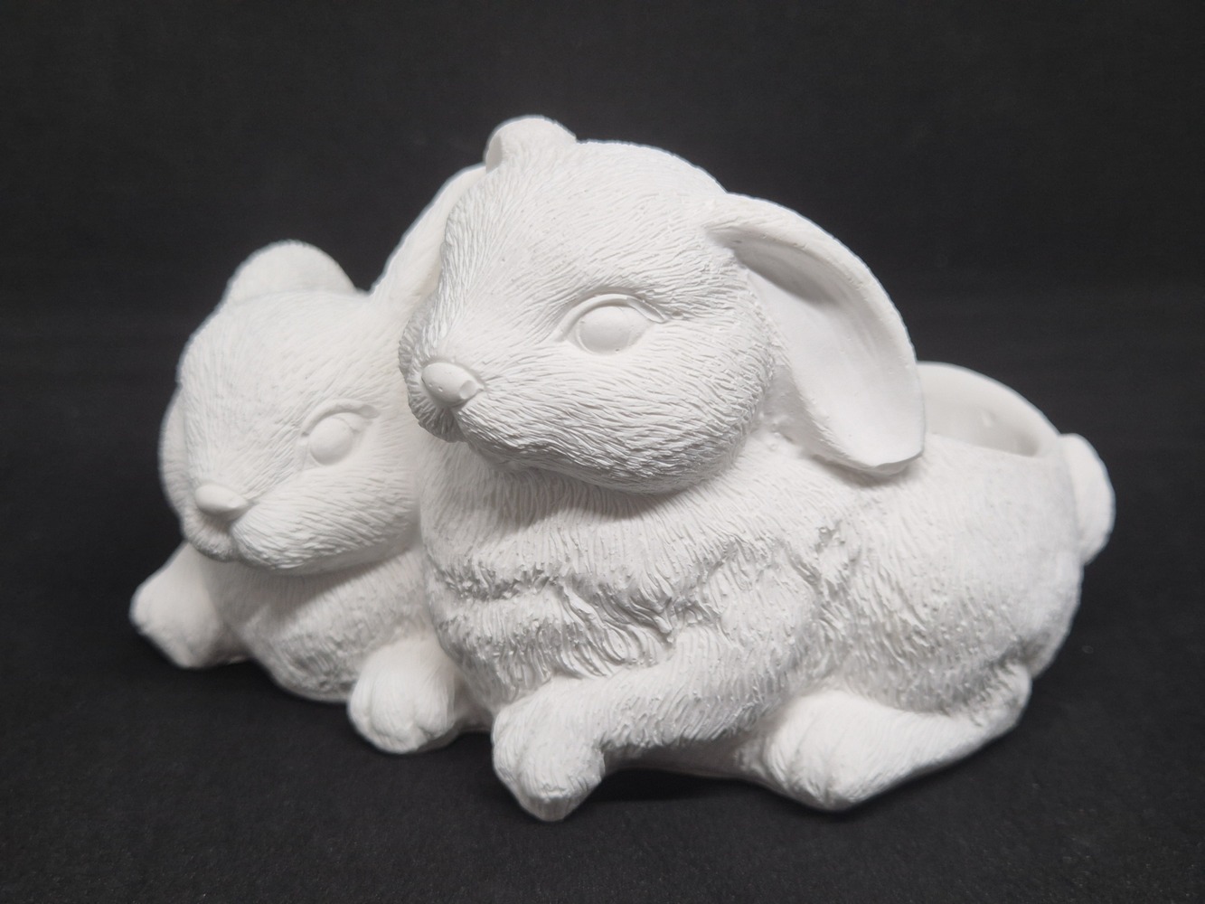 Зайци кашпа